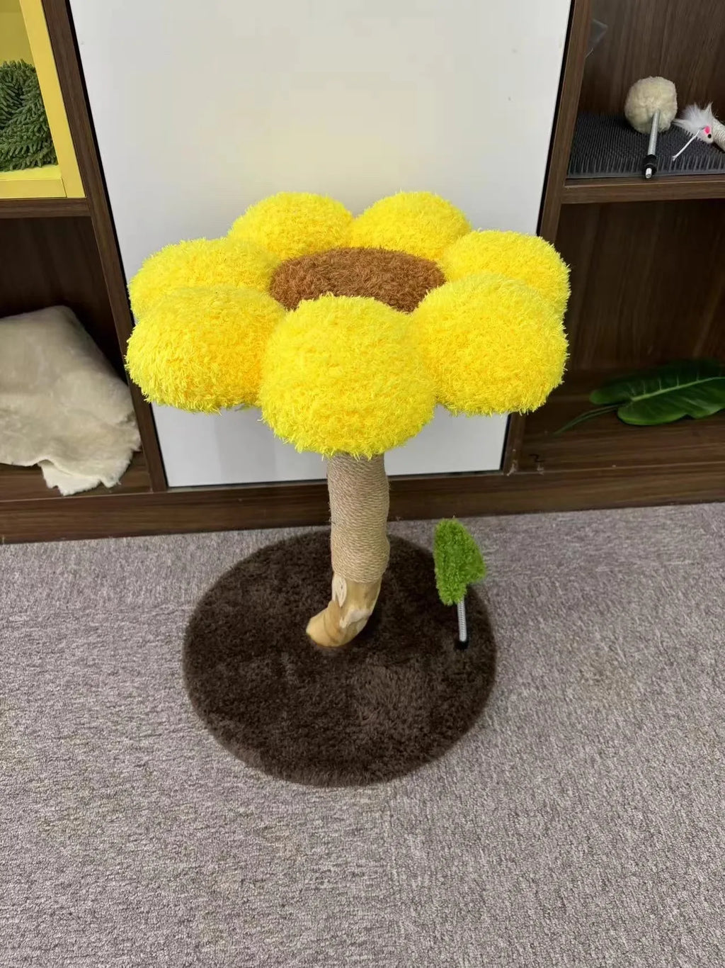 Sunburst – Sunflower Scratcher